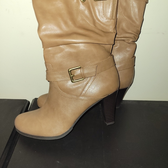 Cute Boots - Picture 3 of 4